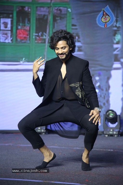 Hanu Man Pre Release Event - 21 / 21 photos