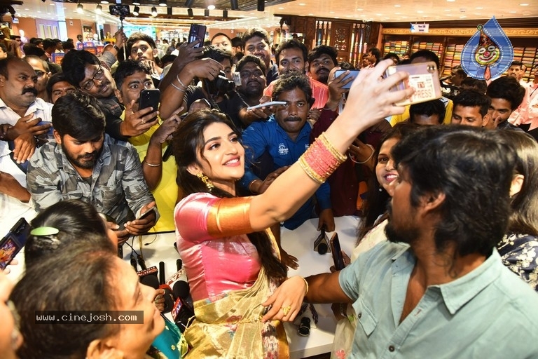 Sreeleela at CMR family mall in Kukatpally - 12 / 36 photos