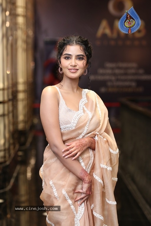 Anupama Parameswaran Photos - 4 / 19 photos