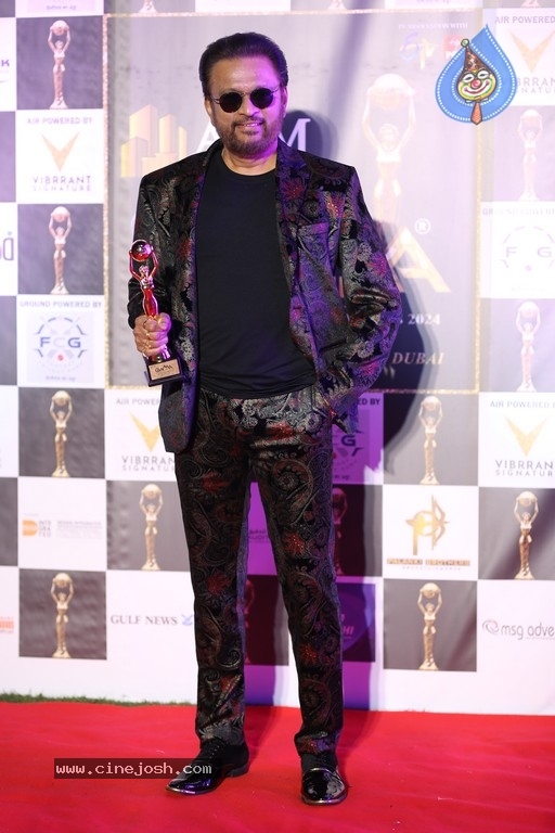 Gama Awards In Dubai - 32 / 35 photos