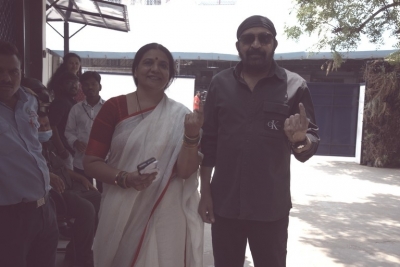 Celebrities Cast Their Vote - 3 of 38