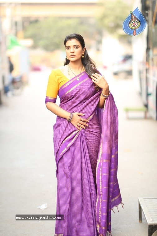 Aishwarya Rajesh Pics - 6 / 12 photos