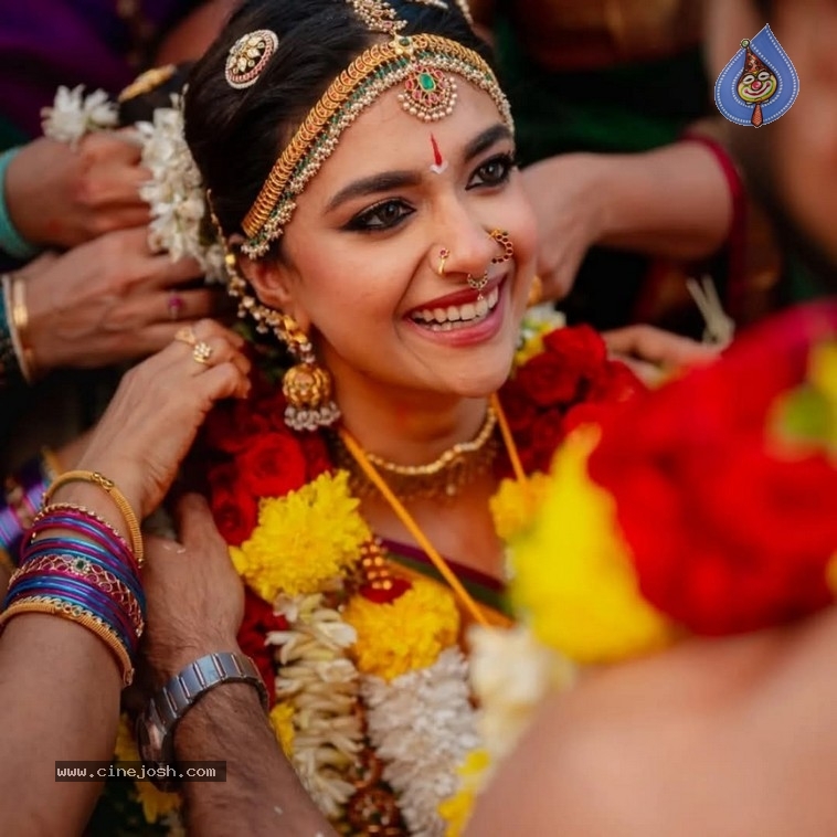 Keerthy Suresh weds Antony Thattil - 7 / 7 photos