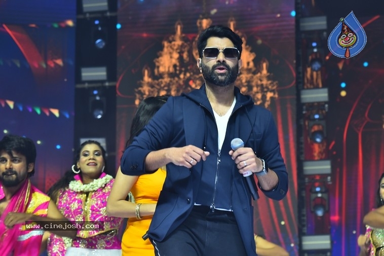 Robinhood Trailer Launch  - 10 / 25 photos