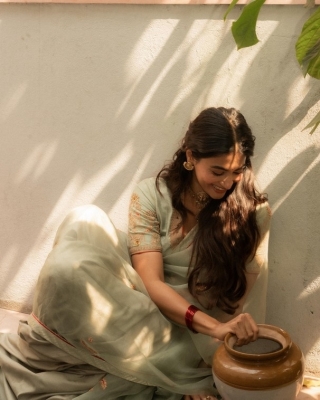 Pooja Hegde Photos - 10 of 19