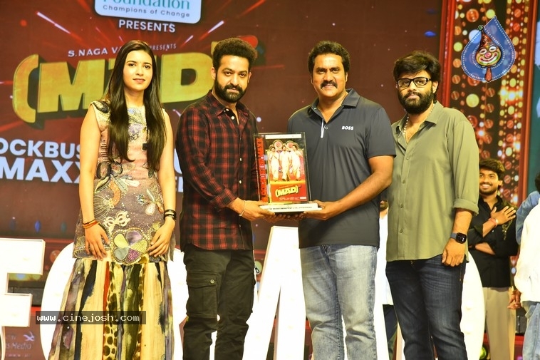 Mad Square SM - 18 / 63 photos