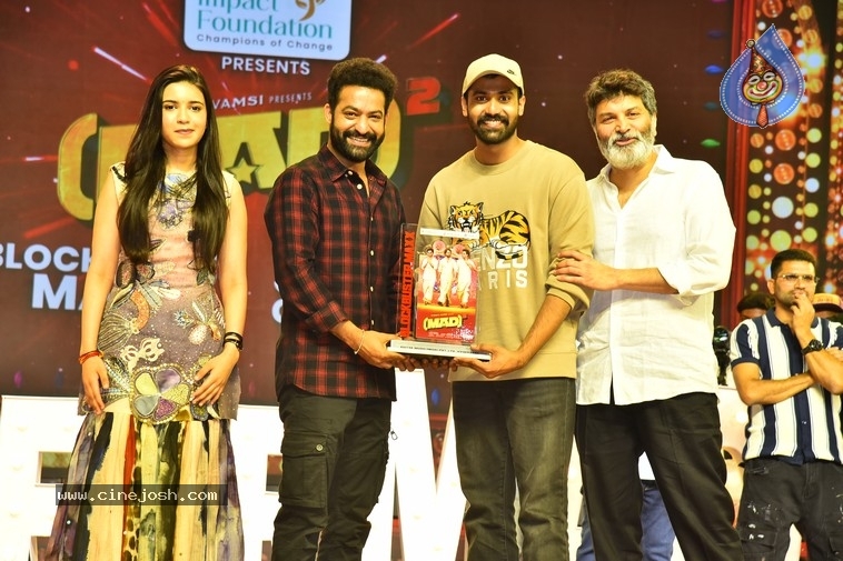 Mad Square SM - 22 / 63 photos