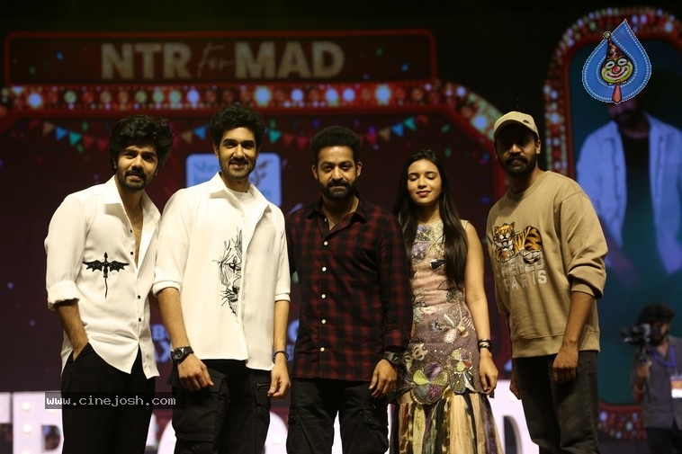 Mad Square SM - 37 / 63 photos