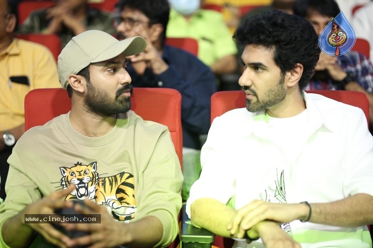 Mad Square SM - 46 / 63 photos