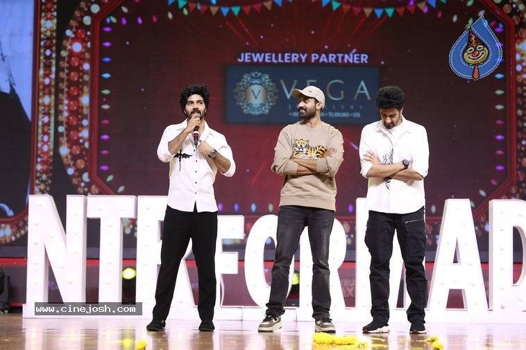 Mad Square SM - 53 / 63 photos