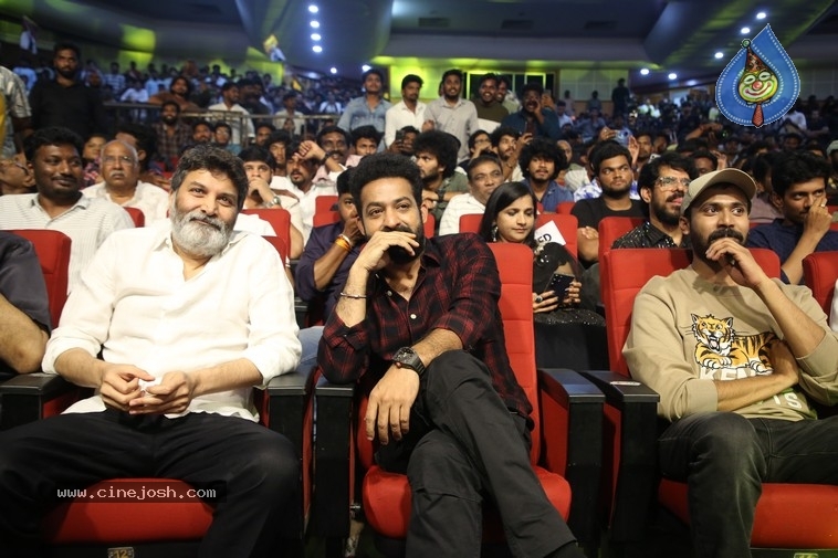 Mad Square SM - 56 / 63 photos