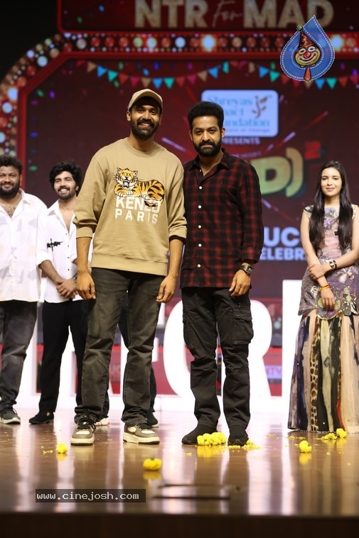 Mad Square SM - 57 / 63 photos