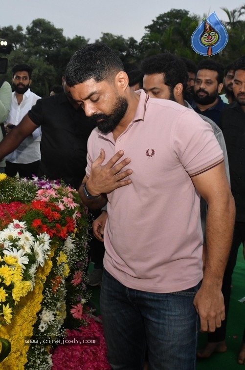 NTR - Kalyan Ram at NTR Ghat - 1 / 9 photos