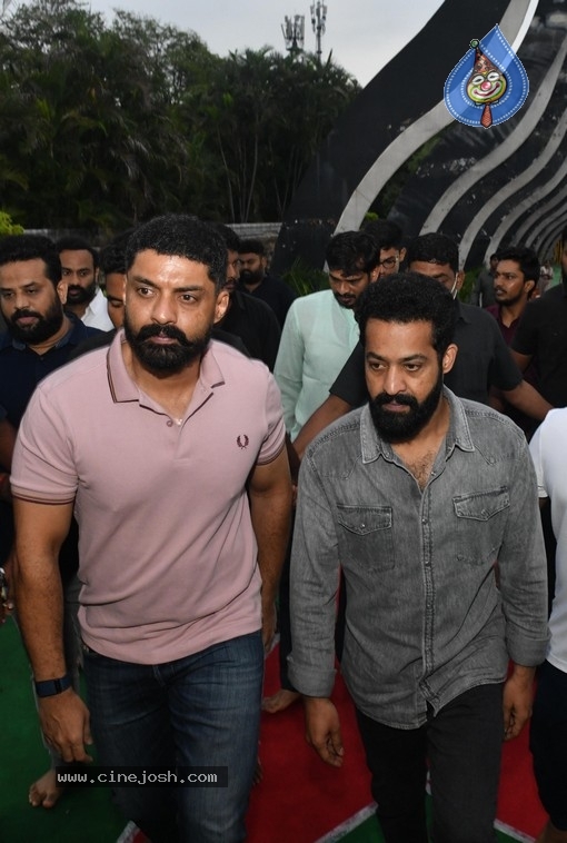 NTR - Kalyan Ram at NTR Ghat - 5 / 9 photos