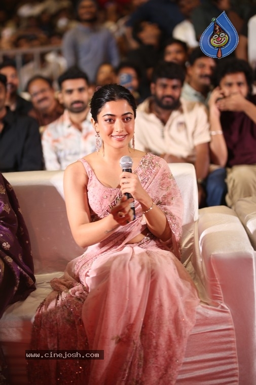 Rashmika Mandanna - 11 / 21 photos