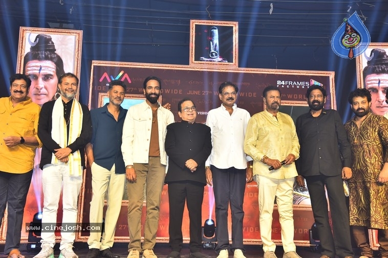 Kannappa Pre Release Event - 6 / 59 photos