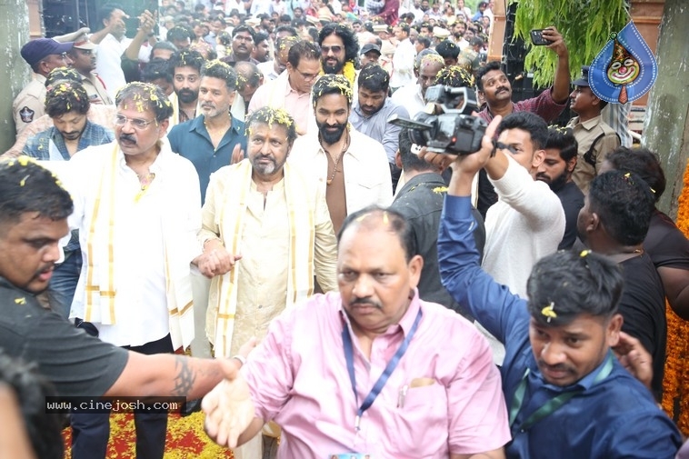 Kannappa Pre Release Event - 27 / 59 photos