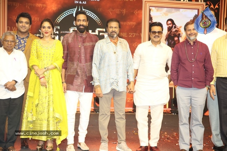 Kannappa Pre Release Event - 15 / 21 photos