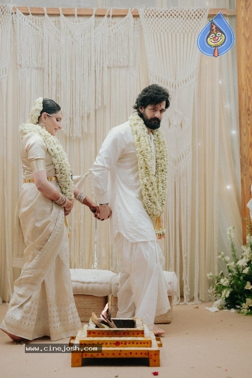 Akhil - Zainab wedding photos - 4 / 4 photos