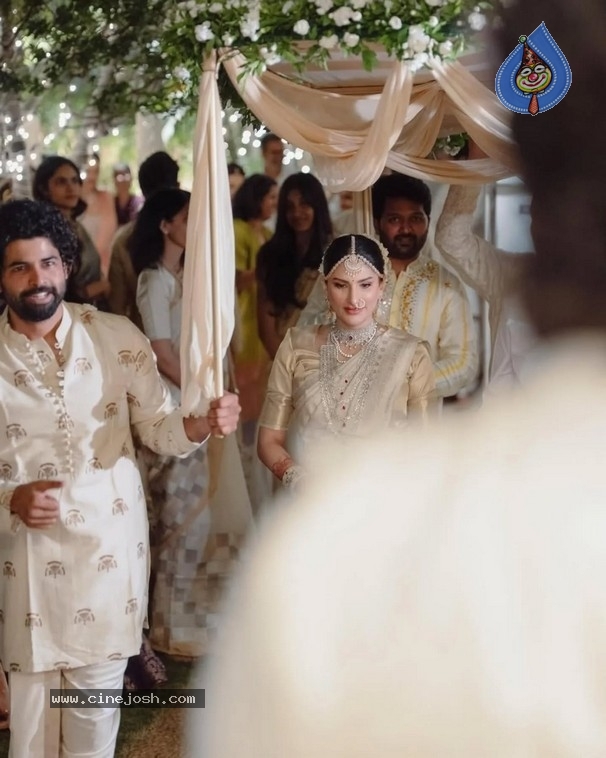 Akhil-Zainab Wedding Photos - 13 / 15 photos