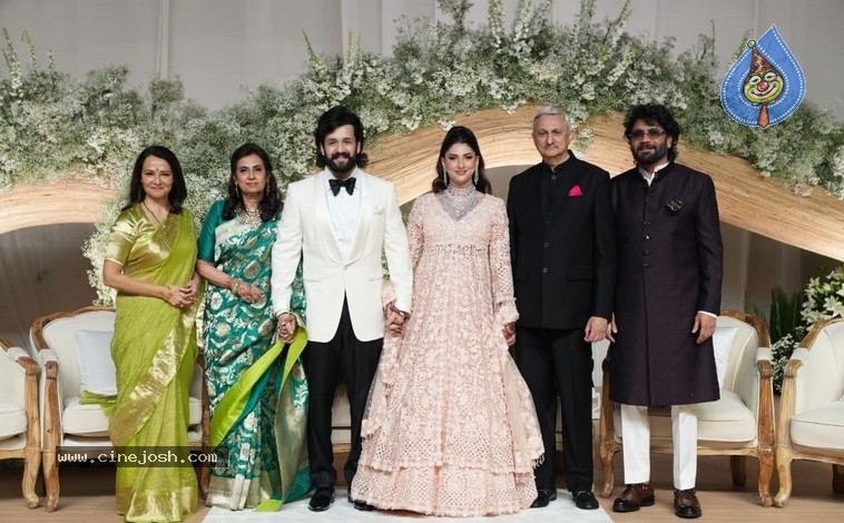 Akhil-Zainab Wedding Reception - 4 / 14 photos
