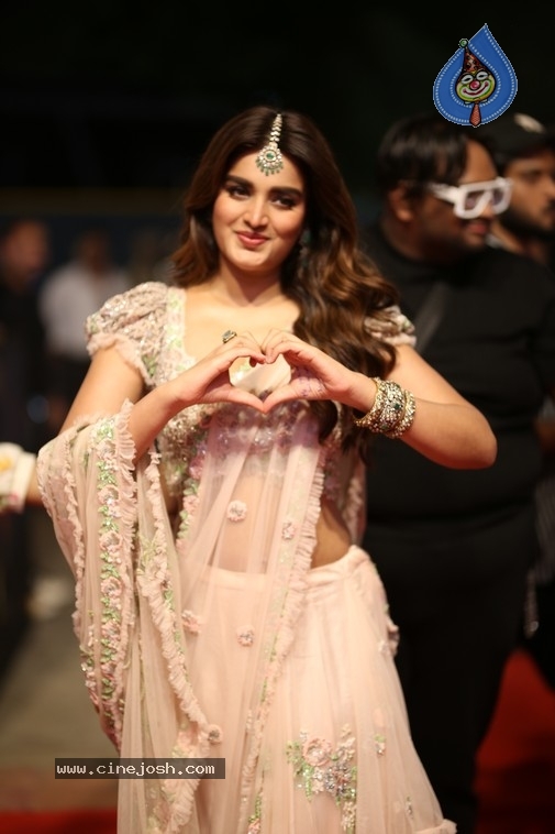 NIdhi Agerwal Photos - 5 / 20 photos