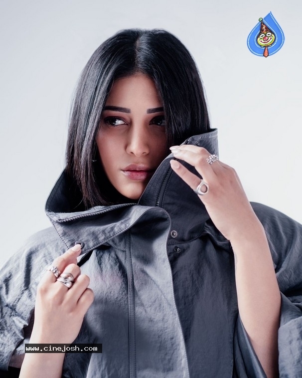 Shruti Haasan Photos - 8 / 9 photos