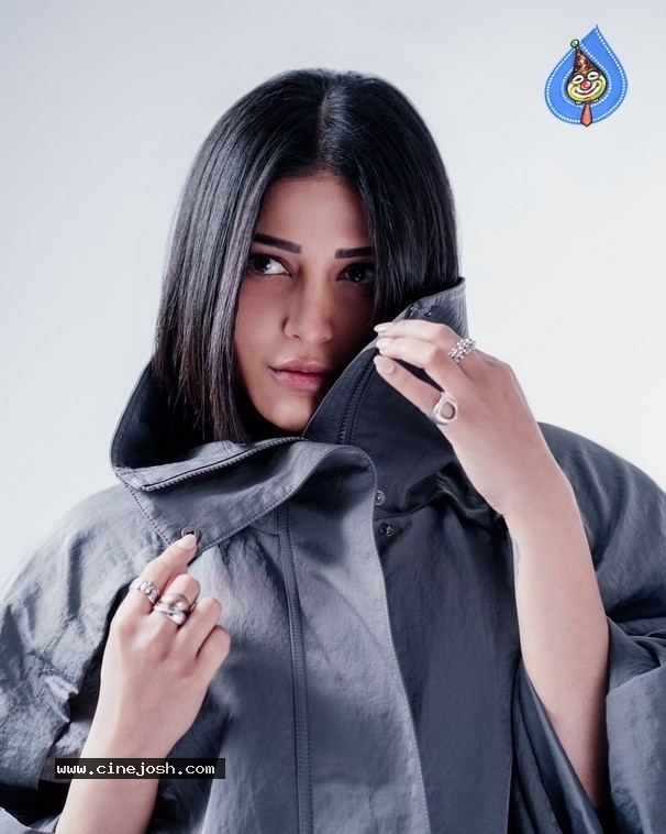 Shruti Haasan Photos - 9 / 9 photos