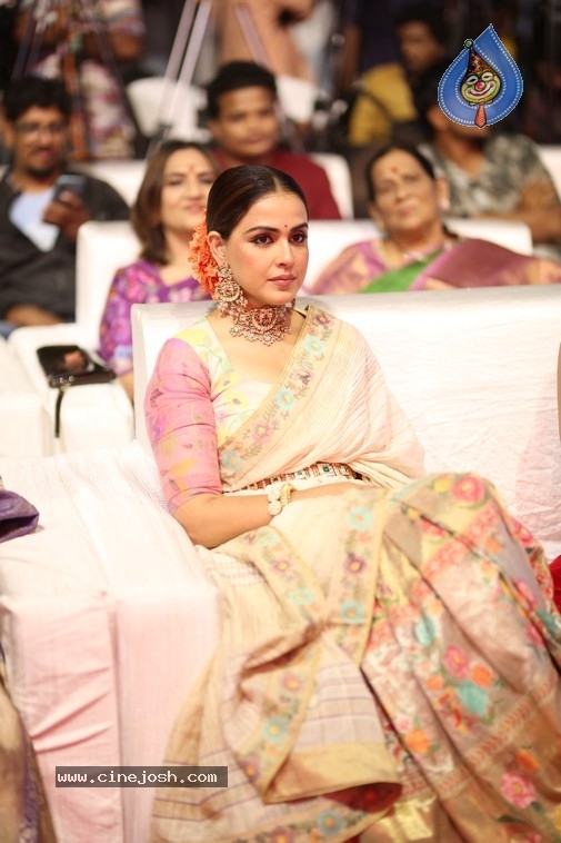 Junior Pre Release Event - 8 / 42 photos