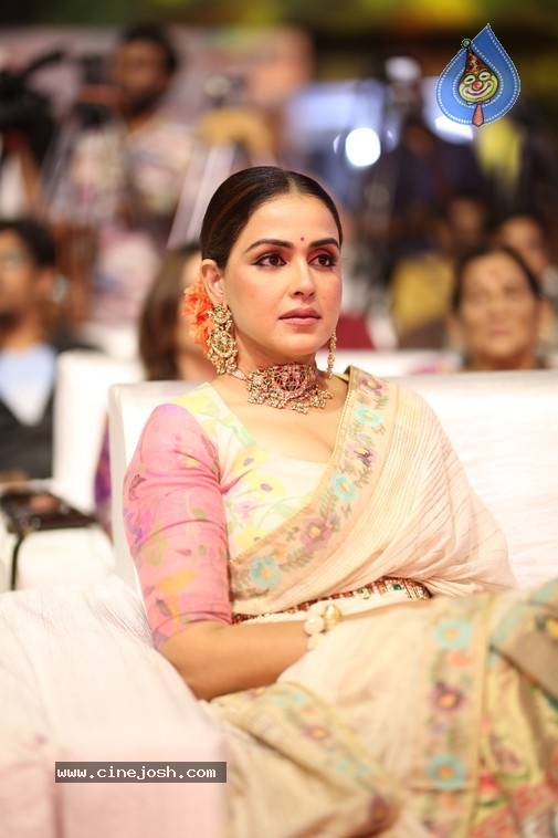 Junior Pre Release Event - 40 / 42 photos