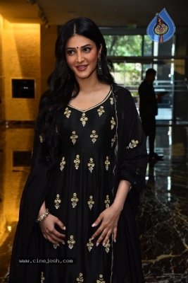 Shruti Haasan Photos - 13 of 21