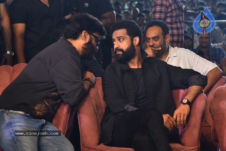 War2 Pre Release Event - 18 / 53 photos