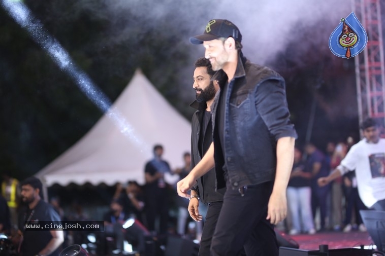 War2 Pre Release Event - 19 / 53 photos