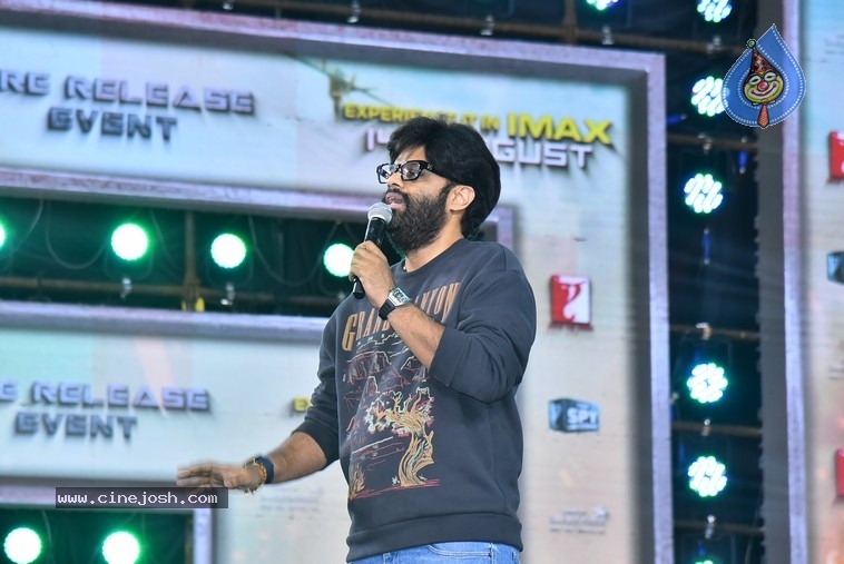 War2 Pre Release Event - 20 / 53 photos