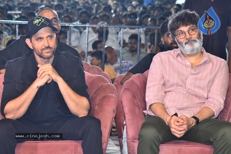 War2 Pre Release Event - 32 / 53 photos