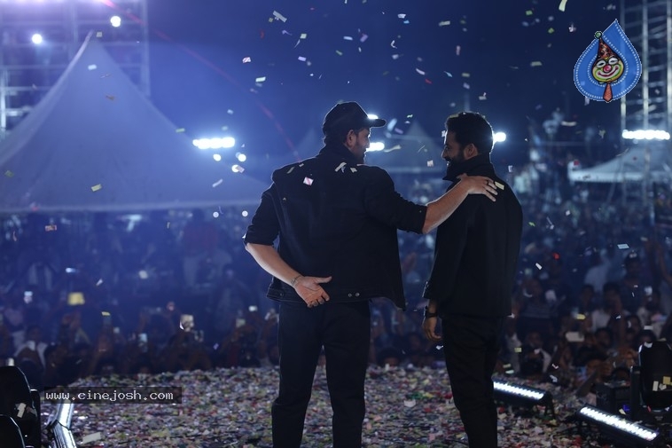 War2 Pre Release Event - 35 / 53 photos