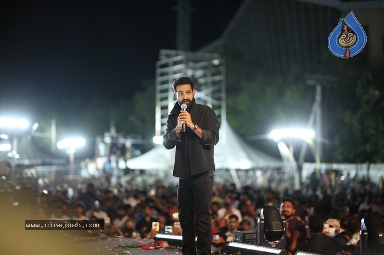 War2 Pre Release Event - 46 / 53 photos