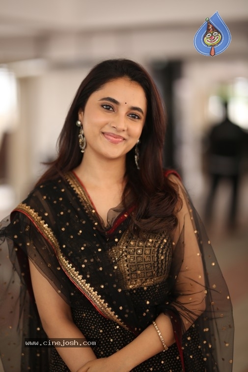 Priyanka Mohan Photos - 19 / 21 photos