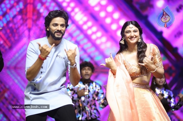 Mirai Pre Release Event - 31 / 35 photos