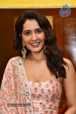 Raashii Khanna Photos - 15 of 20