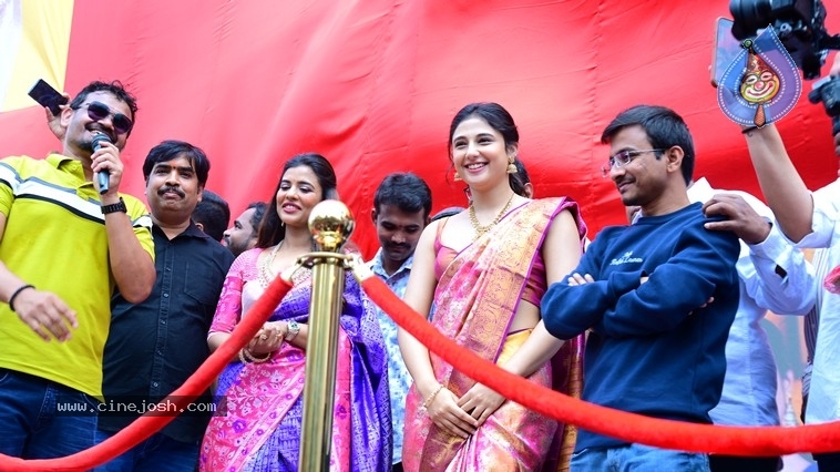 AR and RN At Subhapradam Mall opening - 11 / 28 photos