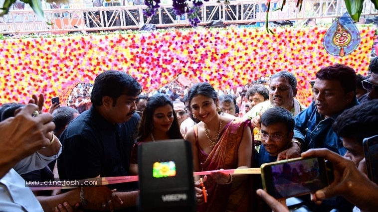 AR and RN At Subhapradam Mall opening - 20 / 28 photos