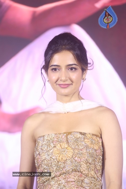 Ashika Ranganath Photos - 20 / 21 photos