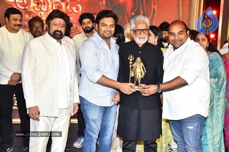 Akhanda 2 Pre Release Event - 21 / 33 photos