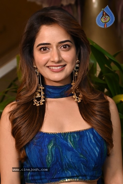 Ashika Ranganath Photos - 10 / 20 photos