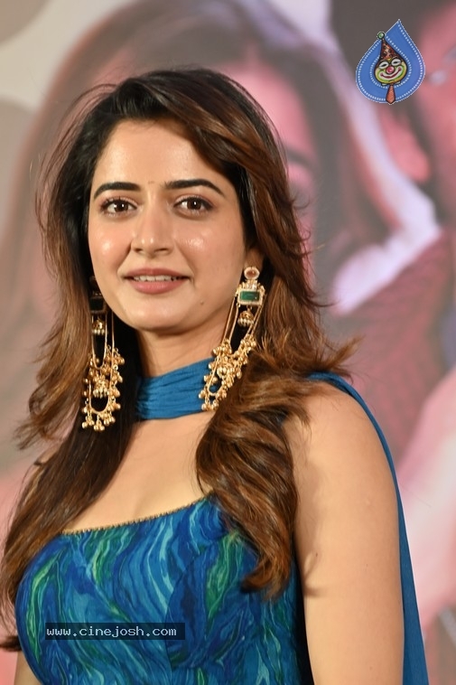 Ashika Ranganath Photos - 16 / 20 photos