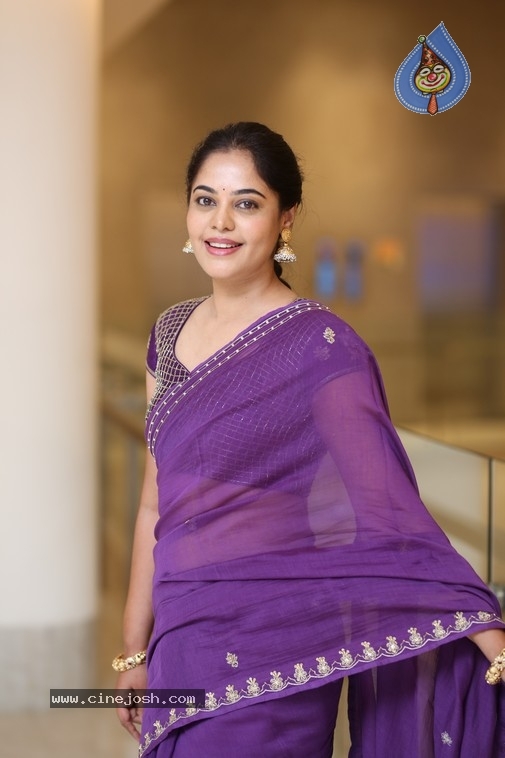 Bindu Madhavi Photos - 1 / 16 photos