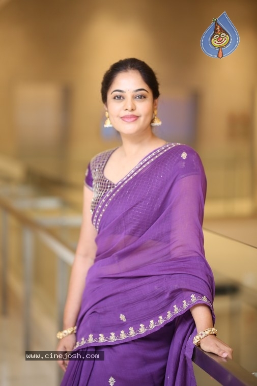 Bindu Madhavi Photos - 2 / 16 photos