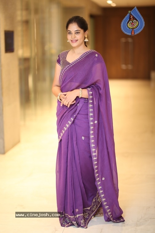 Bindu Madhavi Photos - 4 / 16 photos
