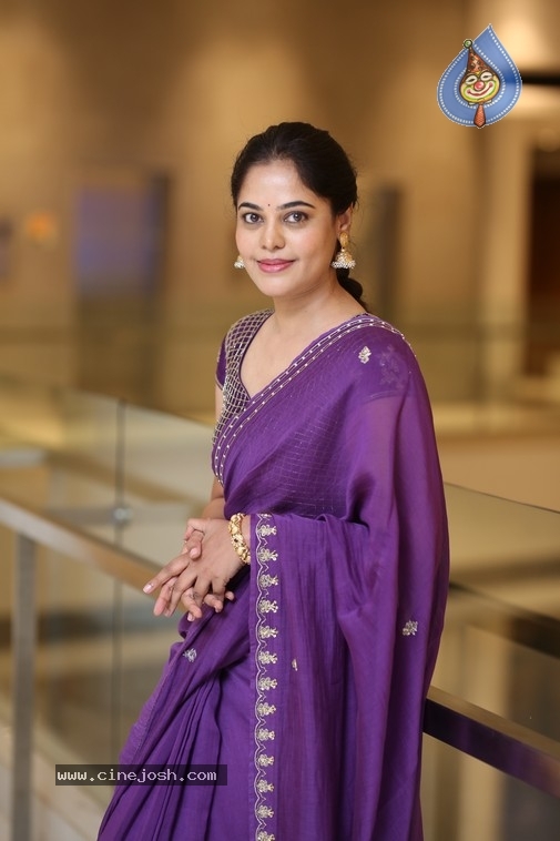 Bindu Madhavi Photos - 15 / 16 photos